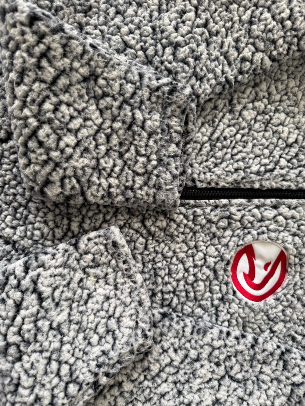 NBA 4Her Carl Banks Gray Sherpa Quarter-Zip Pullover with Red Logo - Picture 4 of 11